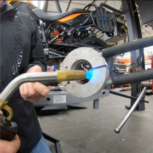 Read more about the article 2-stroke crank bearing race removal