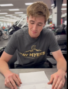 Read more about the article When both sides agree: If the pen lands, it’s meant to be! ✍️🏁