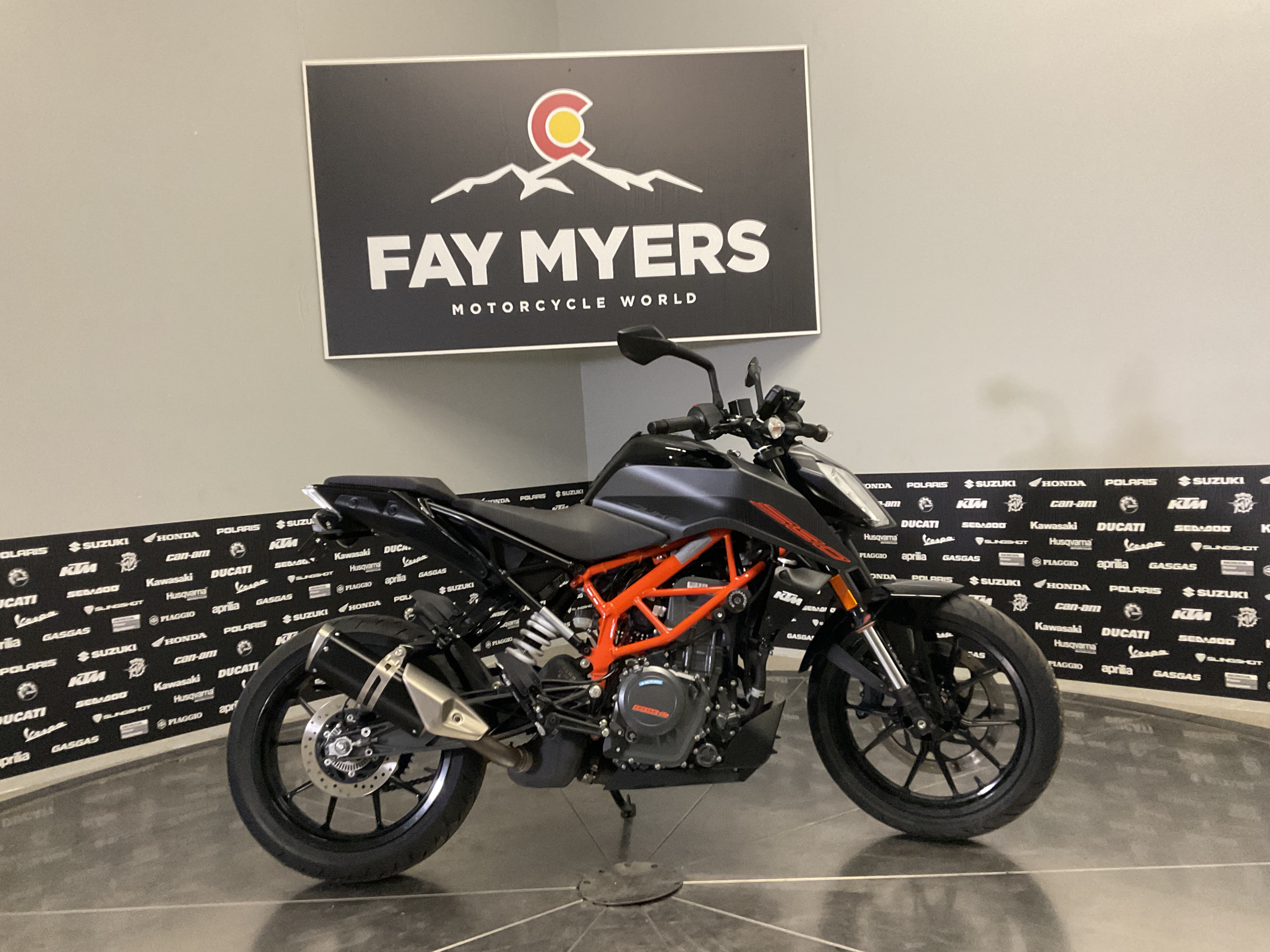 2023 KTM 390 DUKE W/O DAYTIME RUNNING LIGHT Used Units - Motorcycle