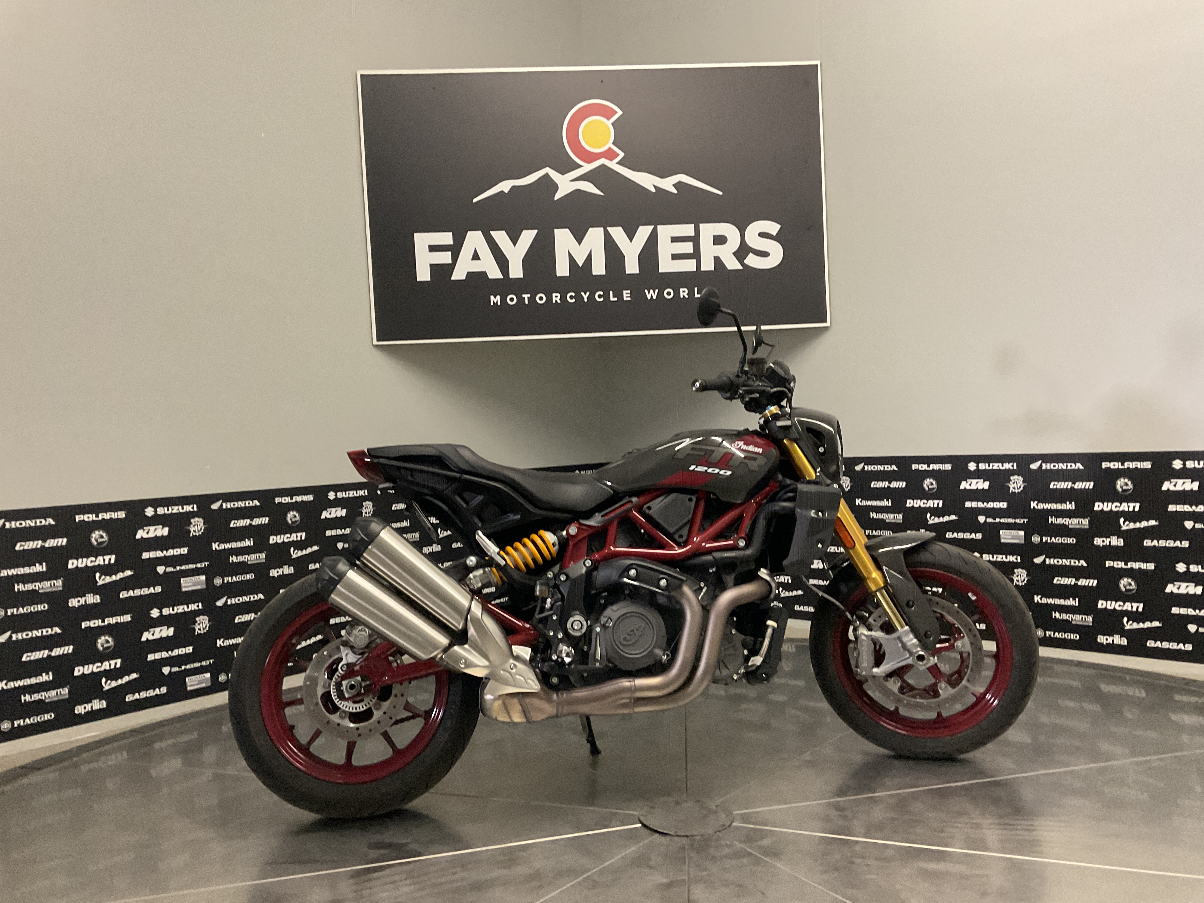 2024 INDIAN FTR 1200 R CARBON, CARBON FIBER, 49ST Used Units - Motorcycle