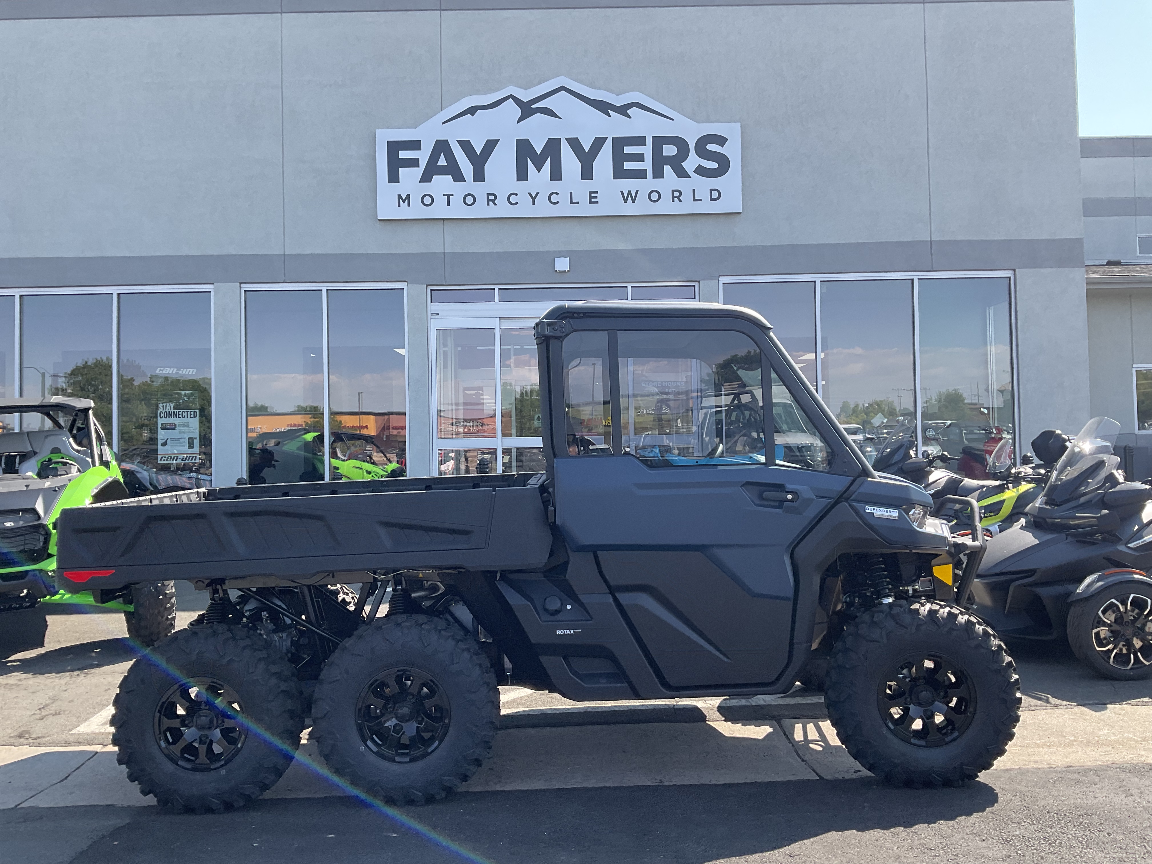 2026 CANAM DEFENDER 6x6 LIMITED CAB HD10 New Units - BRP Can-Am Utility Vehicle