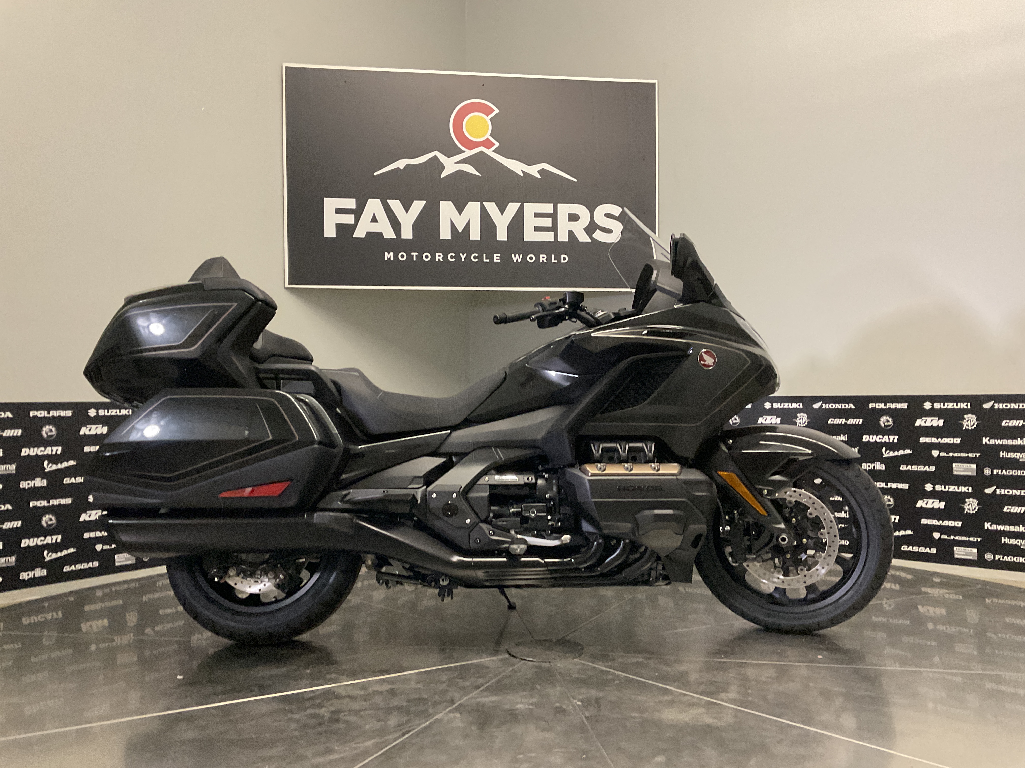 2026 HONDA GOLDWING TOUR AUTOMATIC DCT New Units - Honda Motorcycle