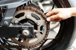 Read more about the article Chain vs. Shaft vs. Belt Drive Motorcycles: Pros, Cons, and Maintenance
