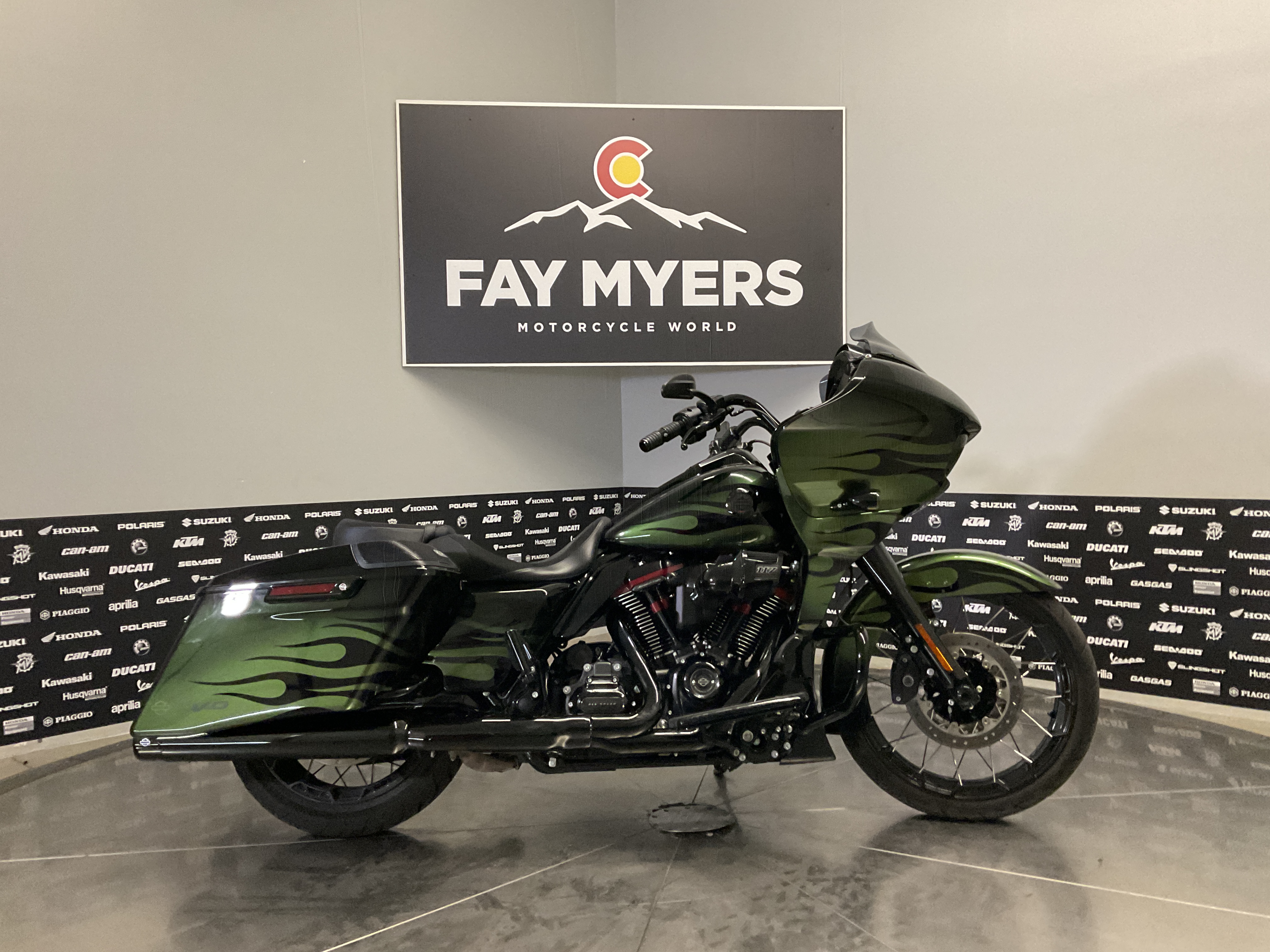 2022 Harley-Davidson ROAD GLIDE CVO ROAD GLIDE — photo 1 of 10