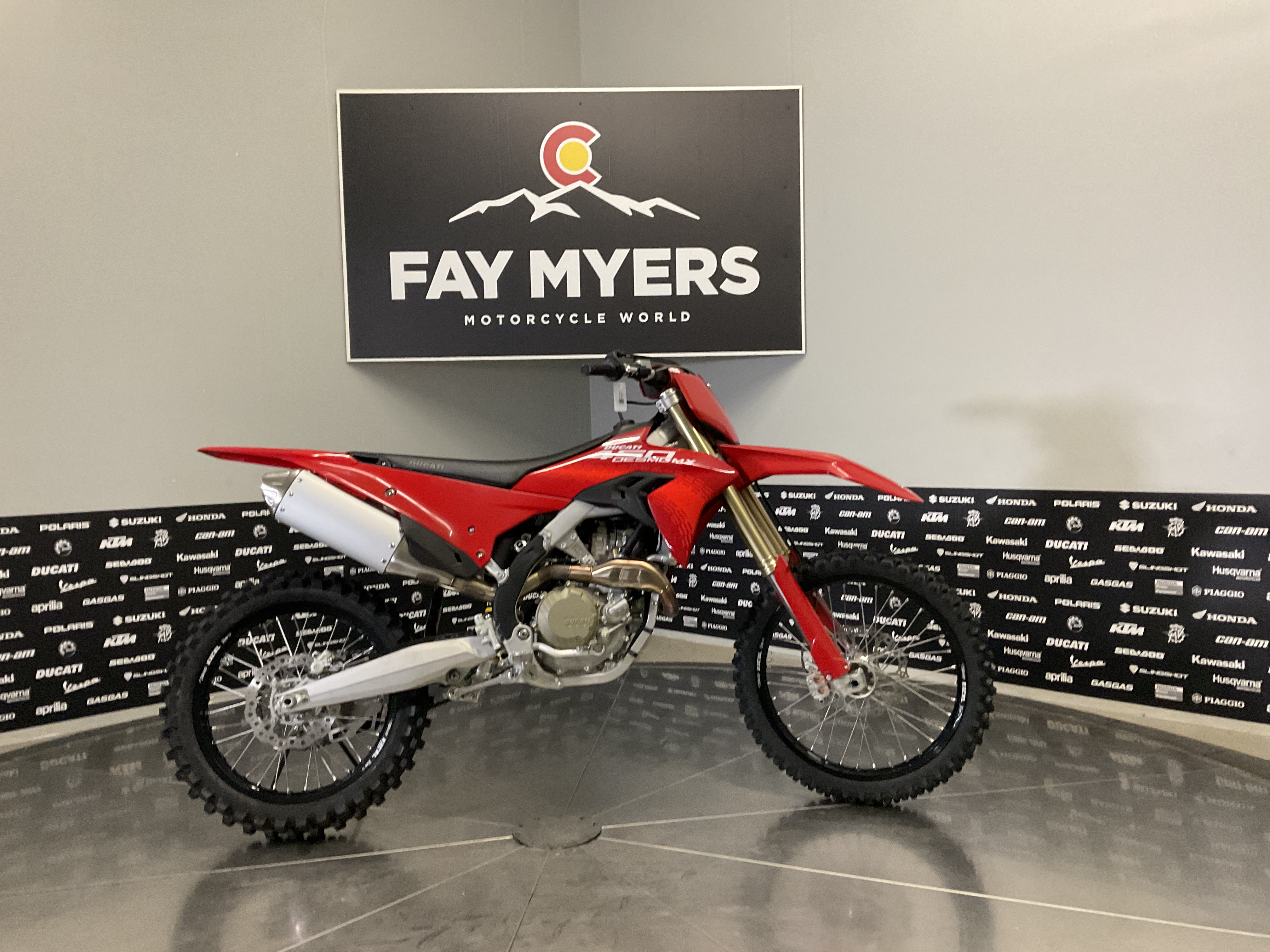 2026 DUCATI DESMO 450 MX DIRTBIKE New Units - Ducati Dirt Bike