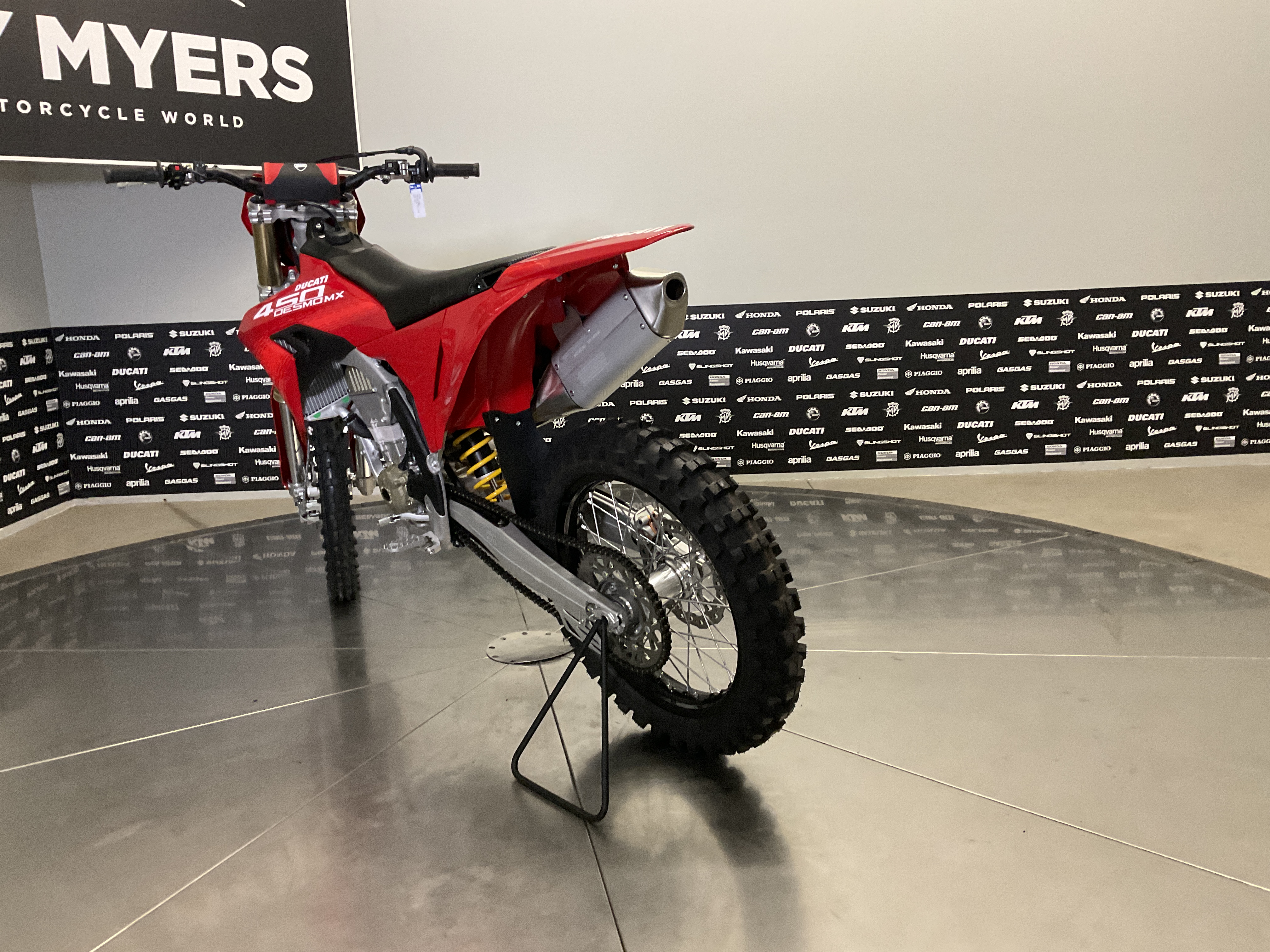 2026 DUCATI DESMO 450 MX DIRTBIKE New Units - Ducati Dirt Bike
