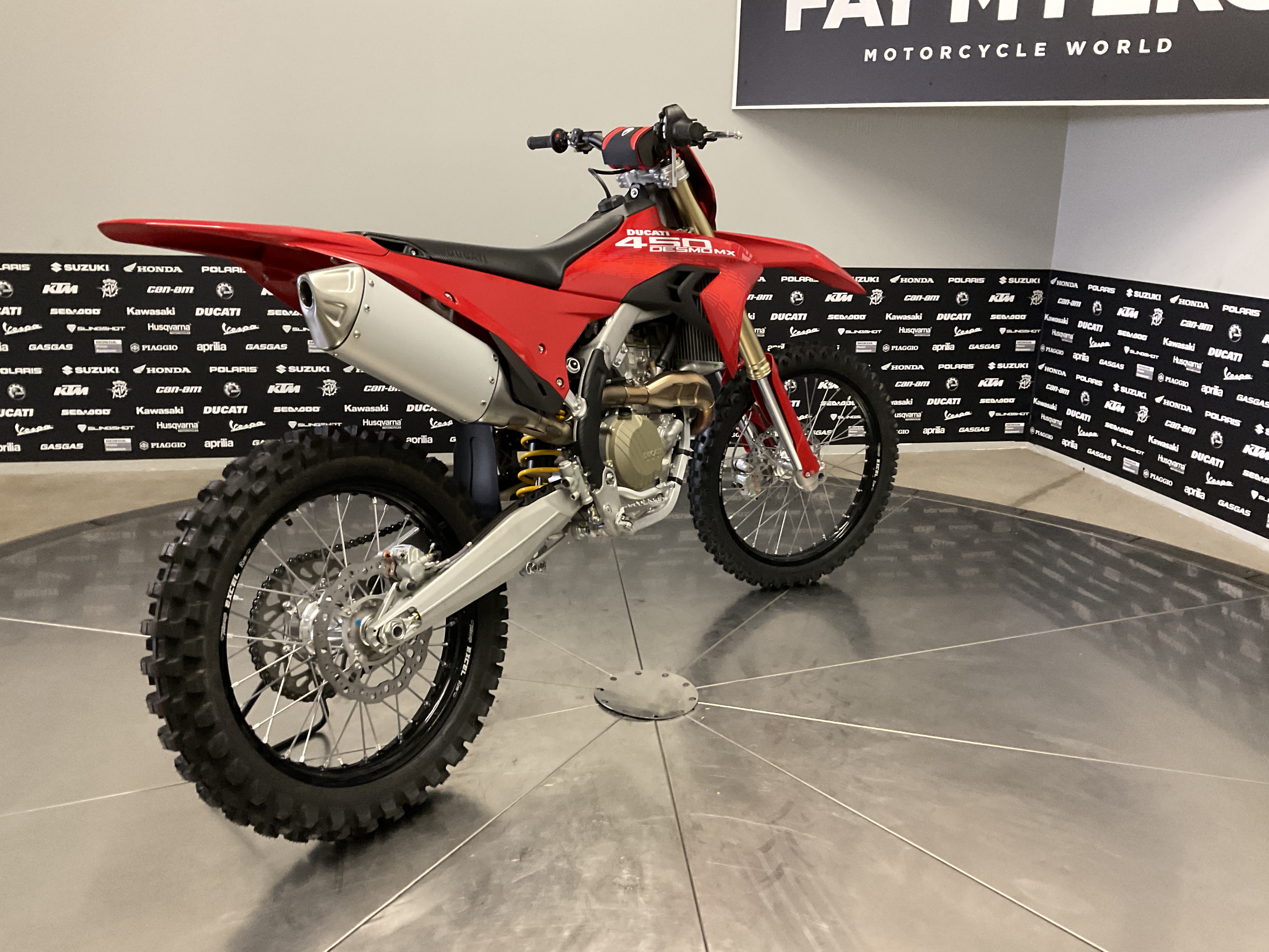 2026 DUCATI DESMO 450 MX DIRTBIKE New Units - Ducati Dirt Bike