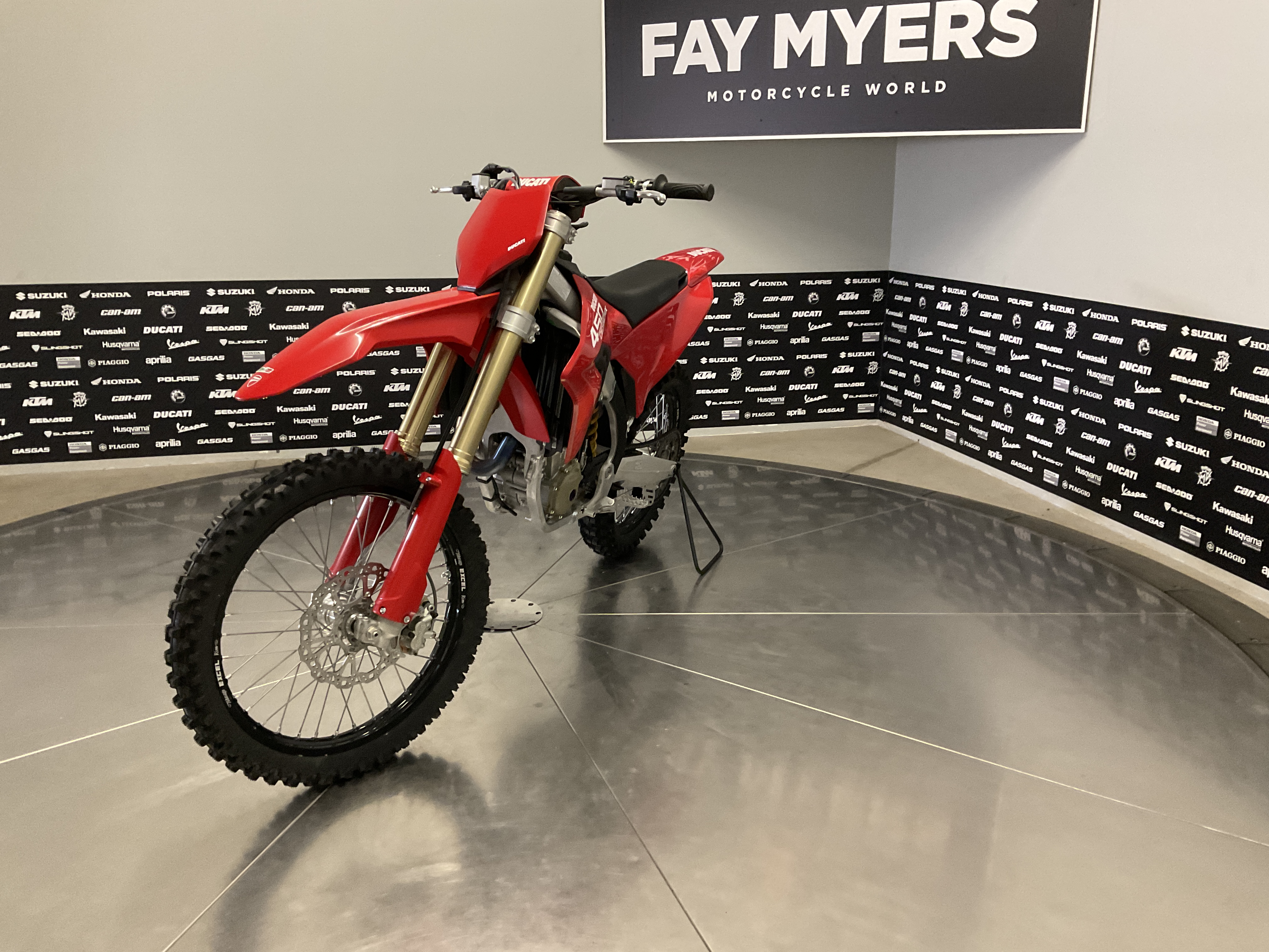 2026 DUCATI DESMO 450 MX DIRTBIKE New Units - Ducati Dirt Bike