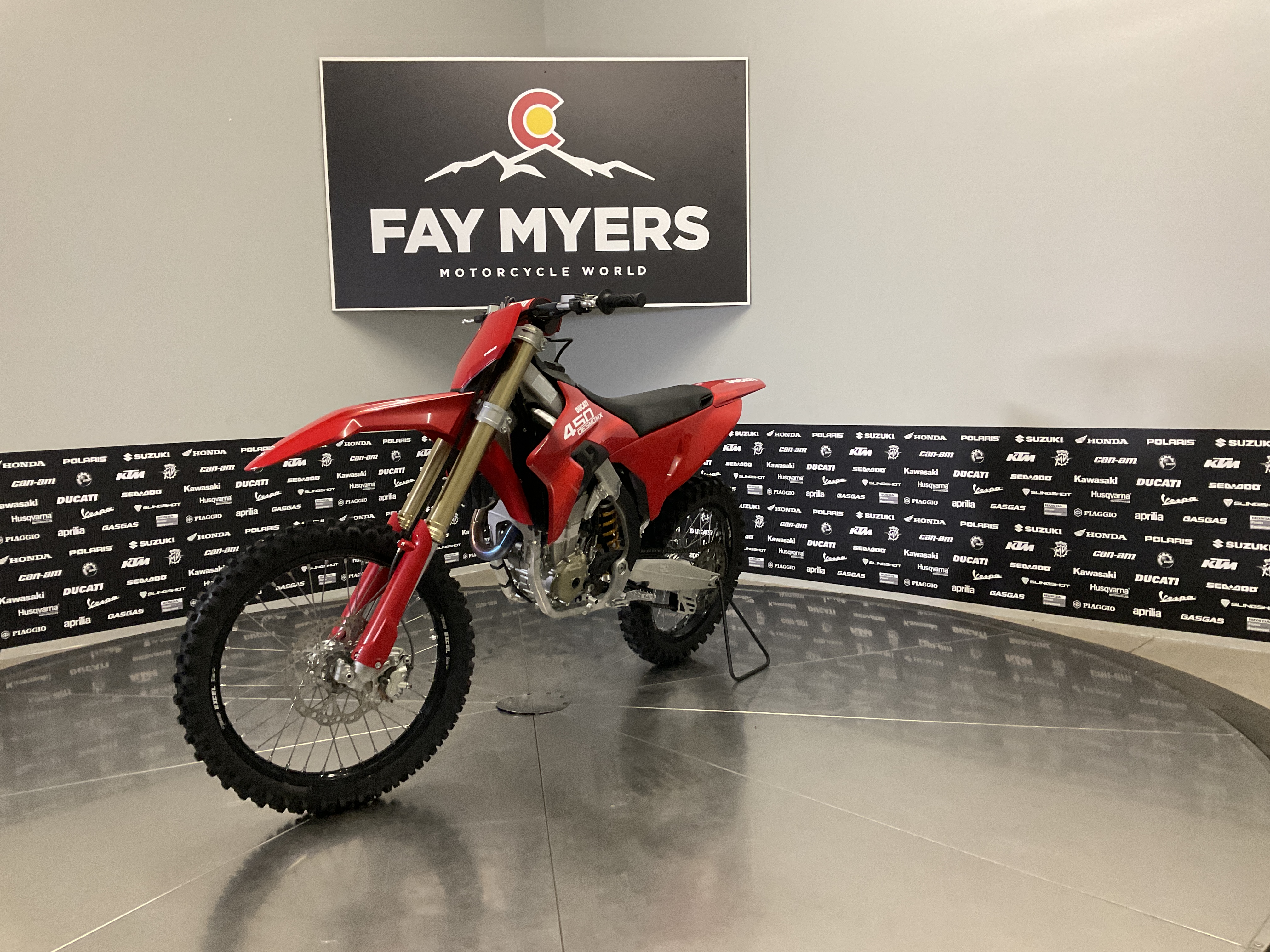 2026 DUCATI DESMO 450 MX DIRTBIKE New Units - Ducati Dirt Bike