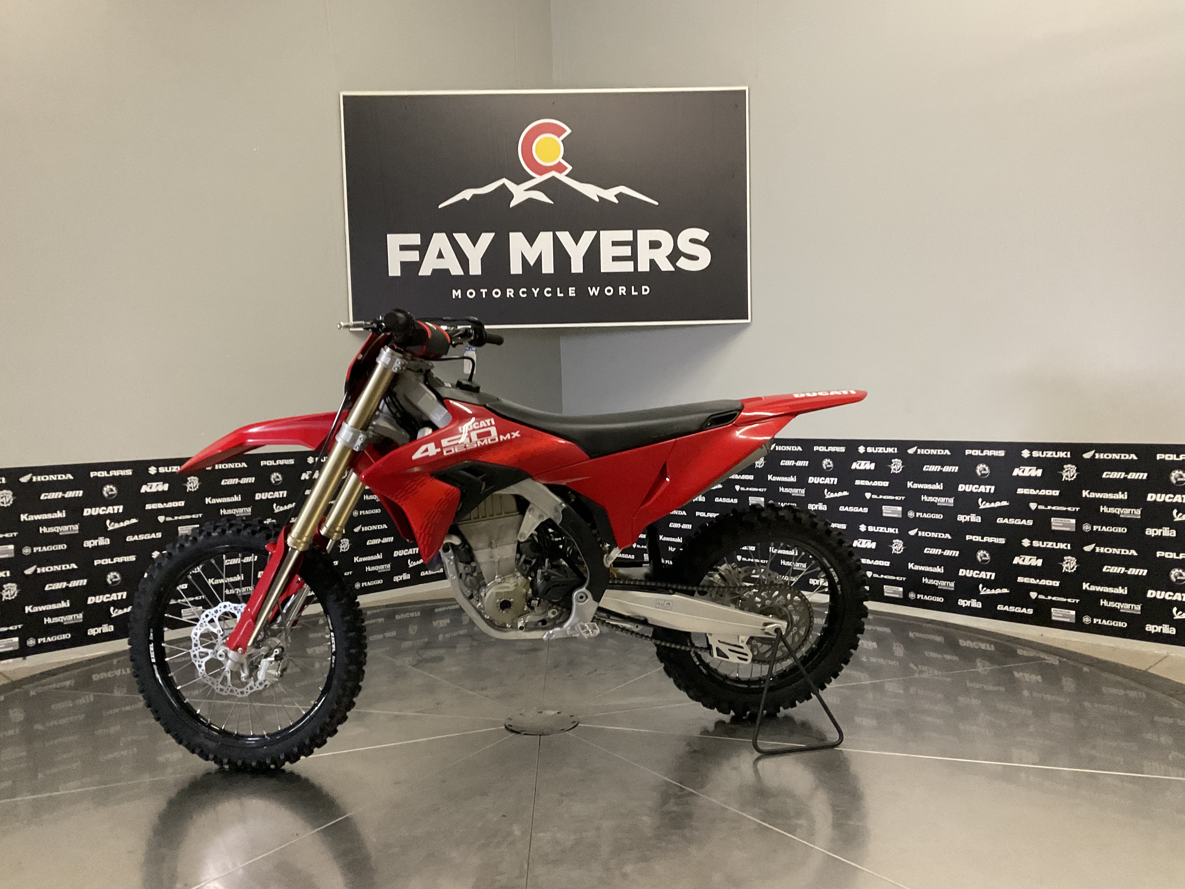 2026 DUCATI DESMO 450 MX DIRTBIKE New Units - Ducati Dirt Bike
