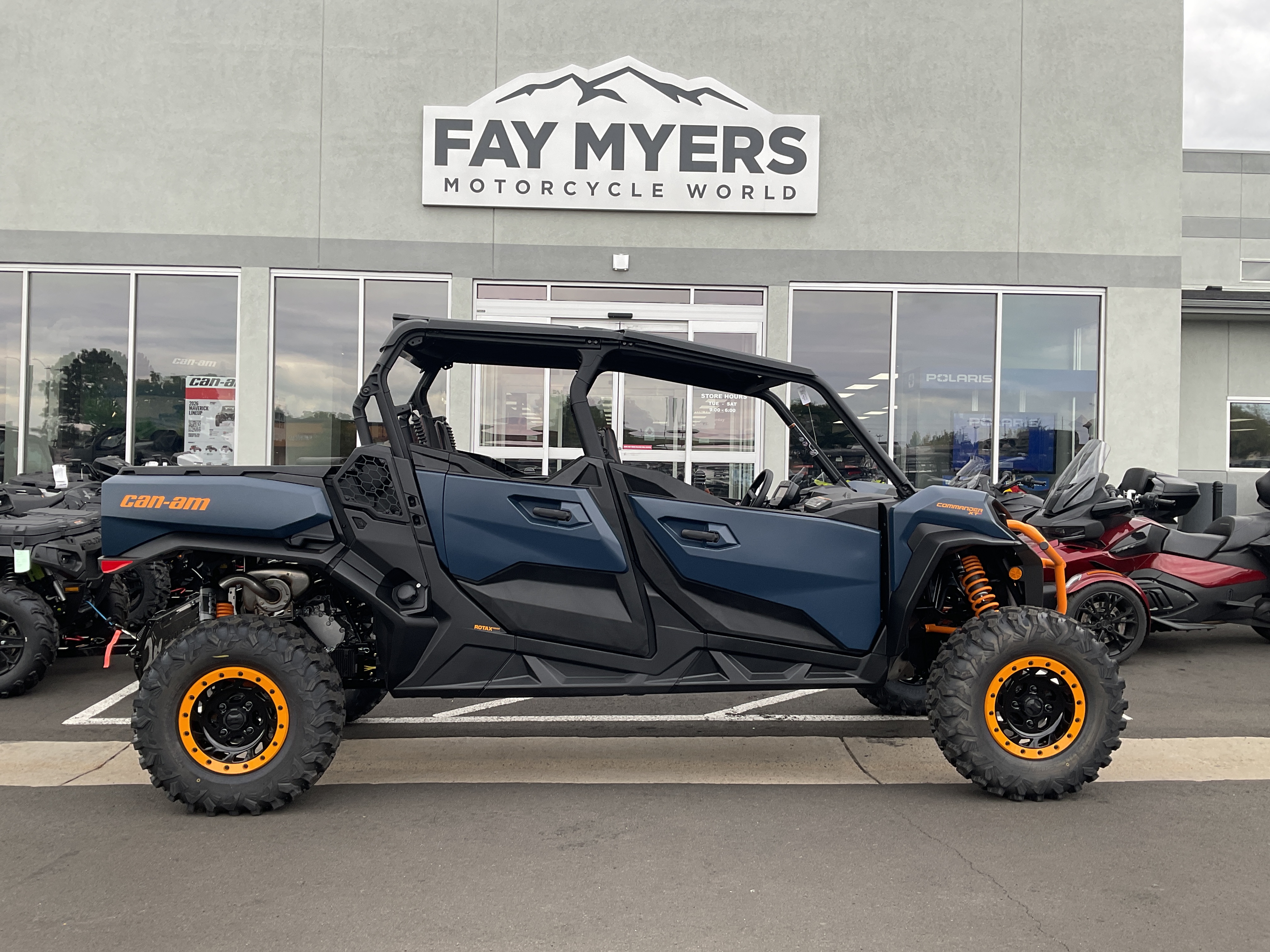 2027 CAN-AM COMMANDER MAX XT-P 1000R New Units - BRP Can-Am Utility Vehicle