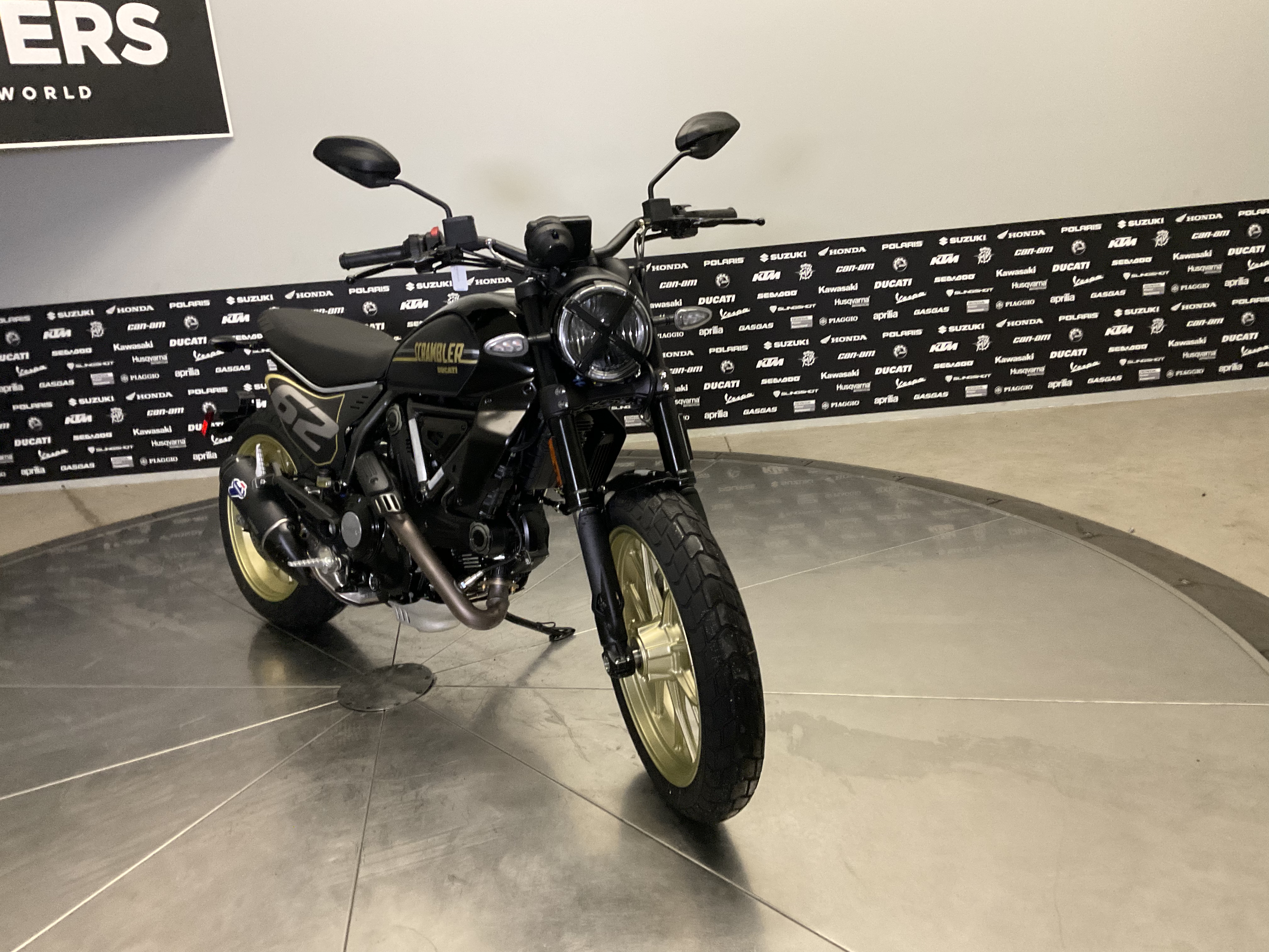 2025 DUCATI SCRAMBLER 800 FULL THROTTLE New Units - Ducati Motorcycle