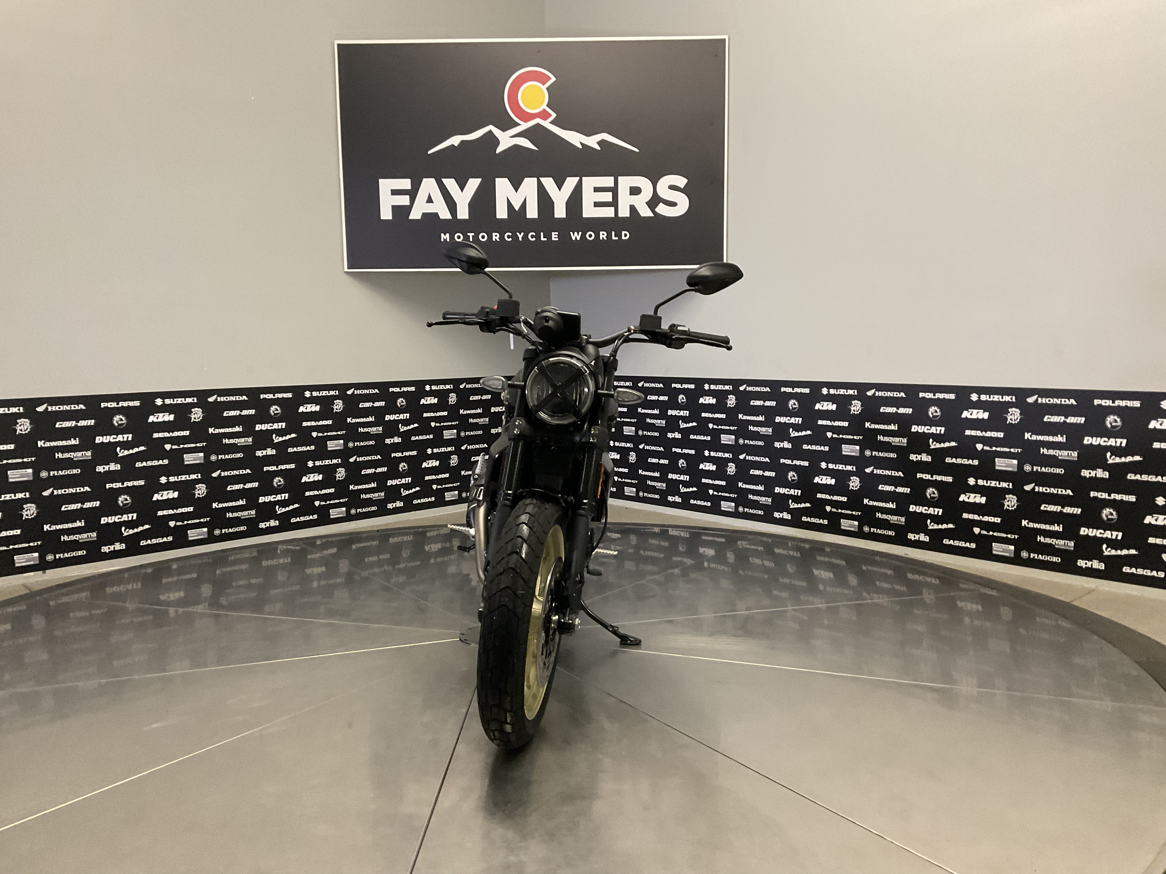2025 DUCATI SCRAMBLER 800 FULL THROTTLE New Units - Ducati Motorcycle