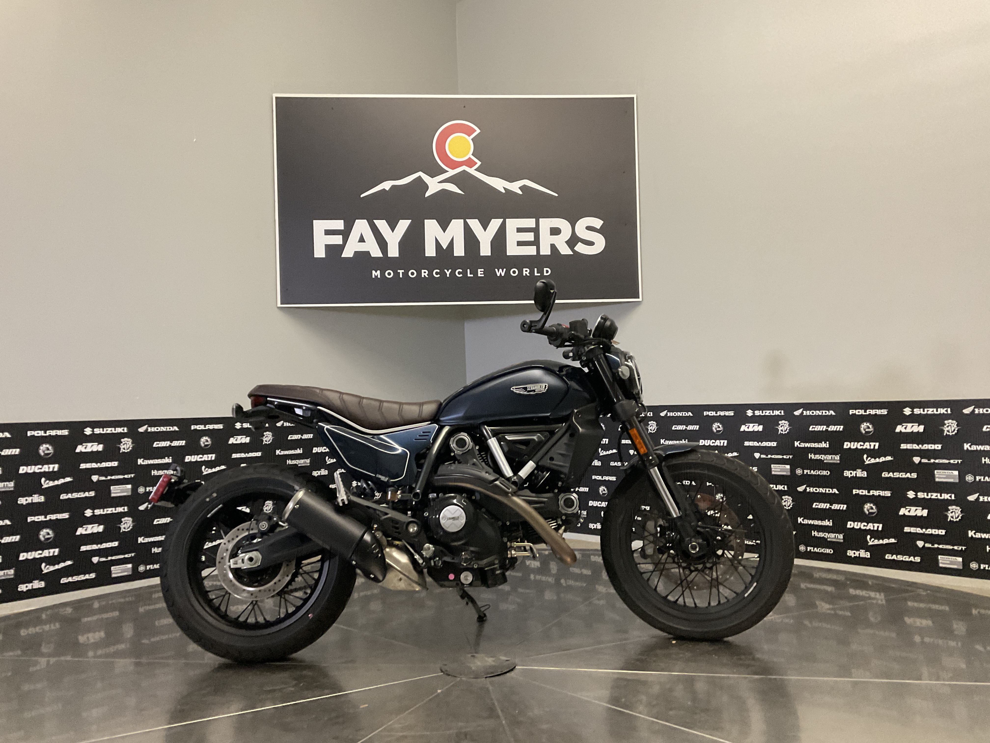 2025 DUCATI SCRAMBLER NIGHTSHIFT New Units - Ducati Motorcycle