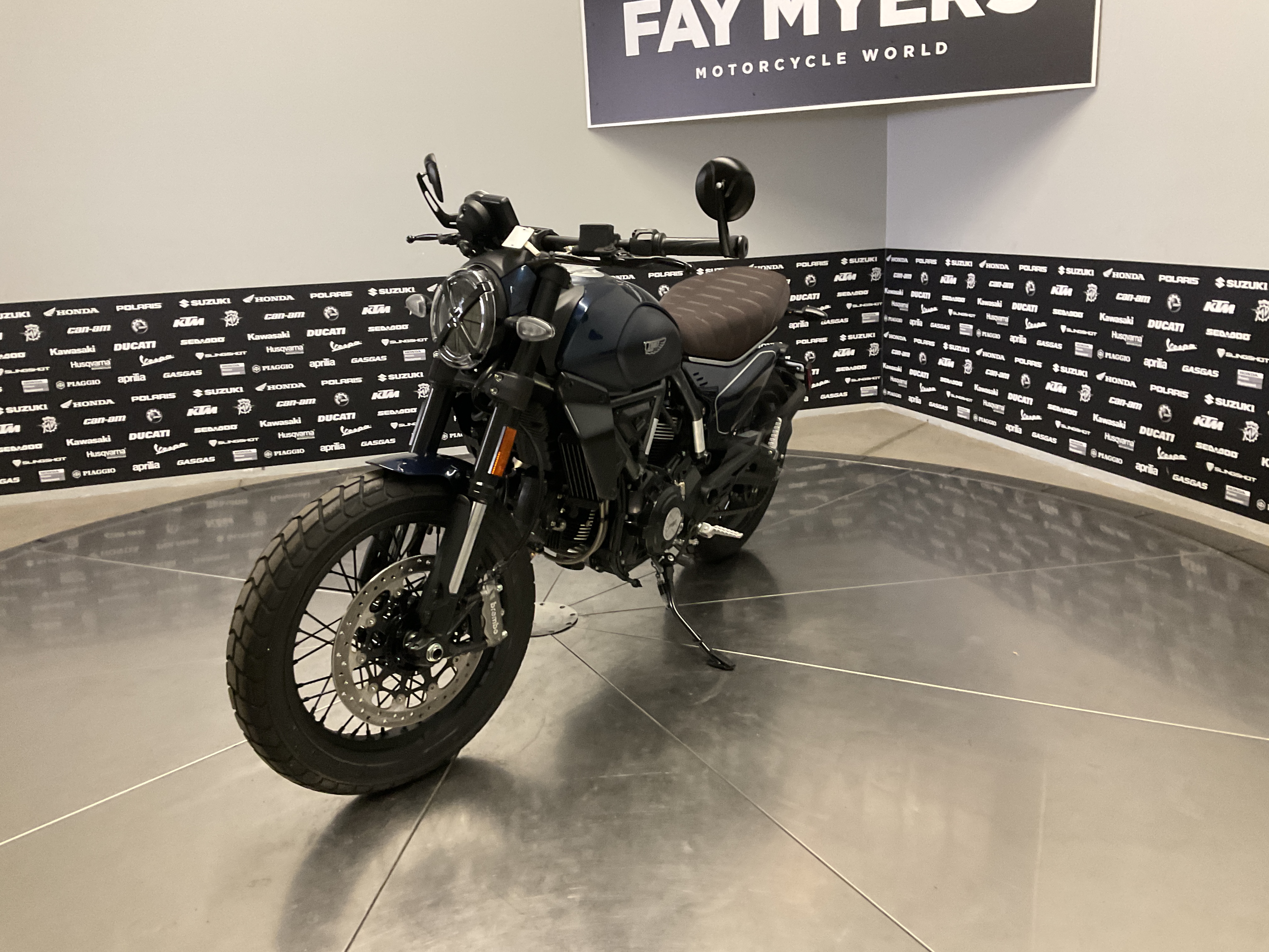 2025 DUCATI SCRAMBLER NIGHTSHIFT New Units - Ducati Motorcycle