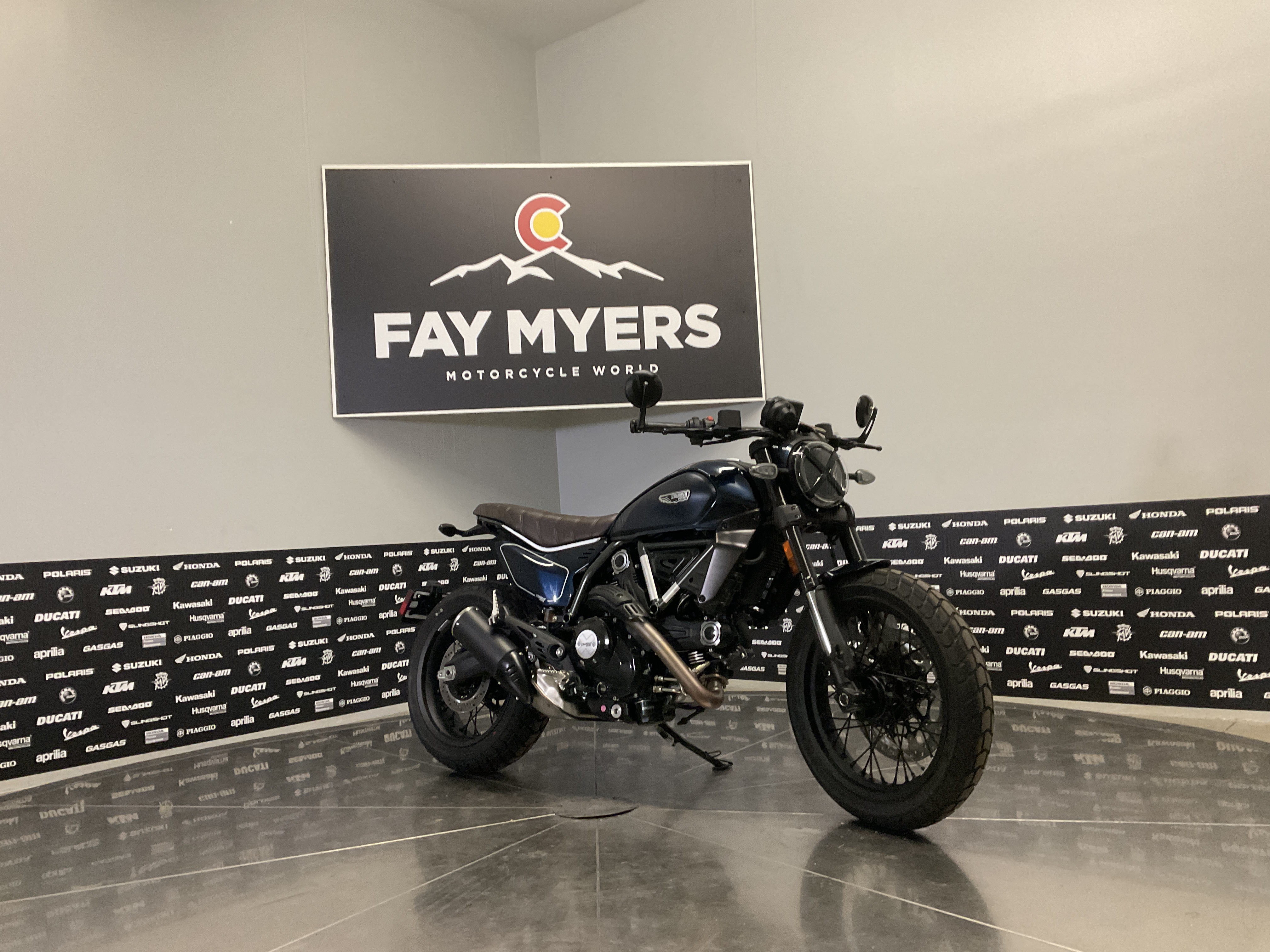 2025 DUCATI SCRAMBLER NIGHTSHIFT New Units - Ducati Motorcycle