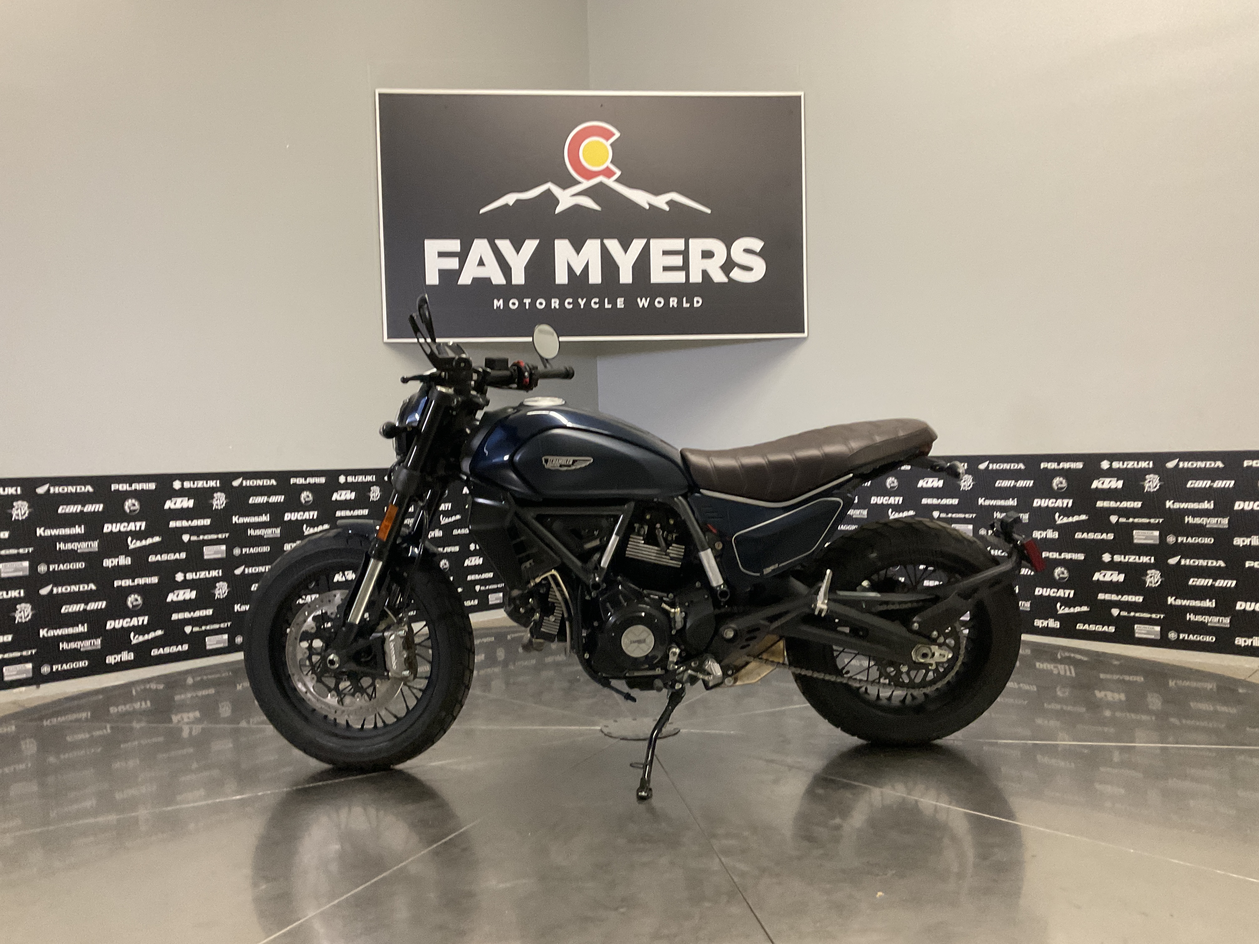 2025 DUCATI SCRAMBLER NIGHTSHIFT New Units - Ducati Motorcycle