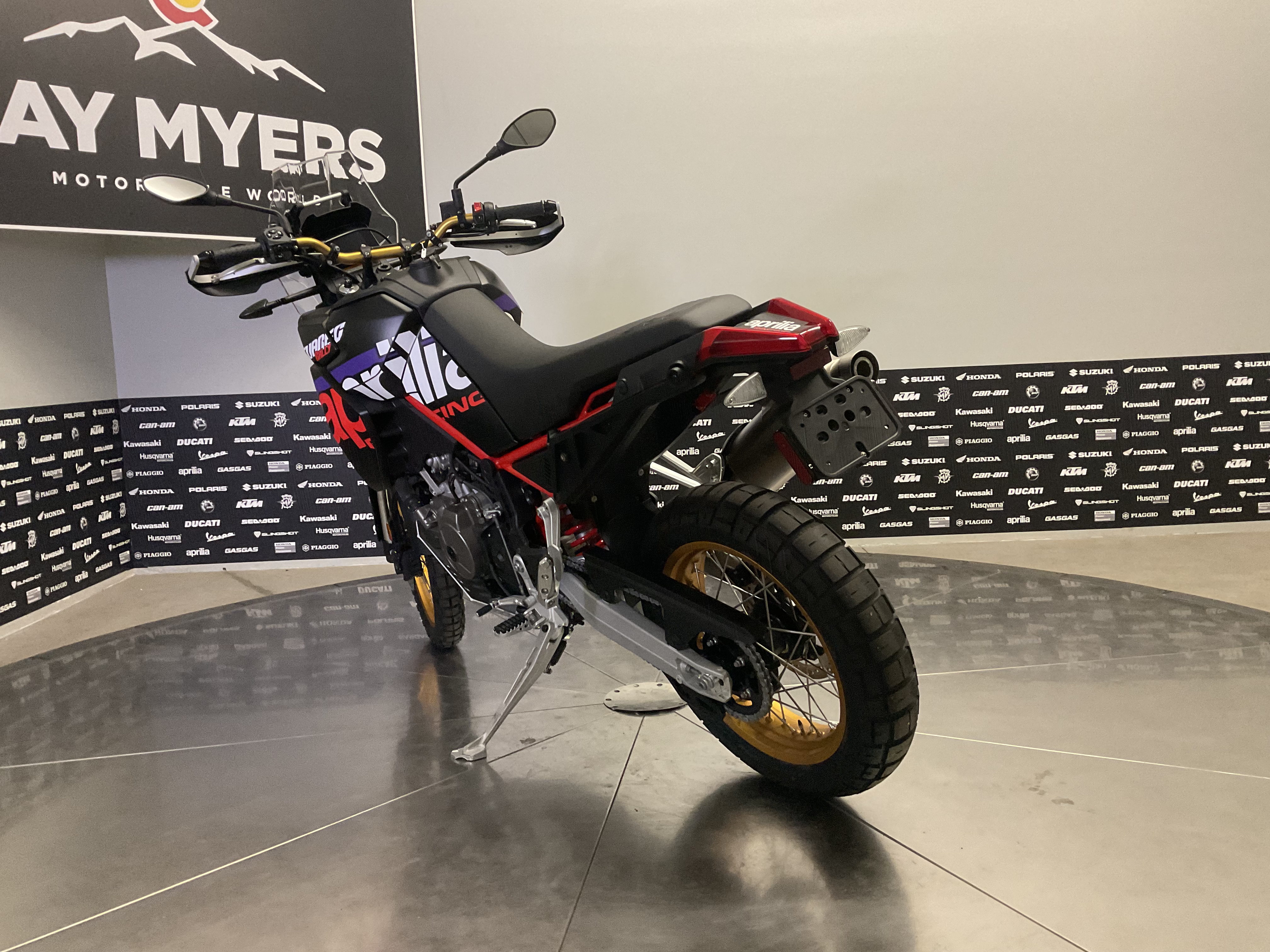 2027 APRILIA TUAREG 660 RALLY New Units - Aprilia Motorcycle