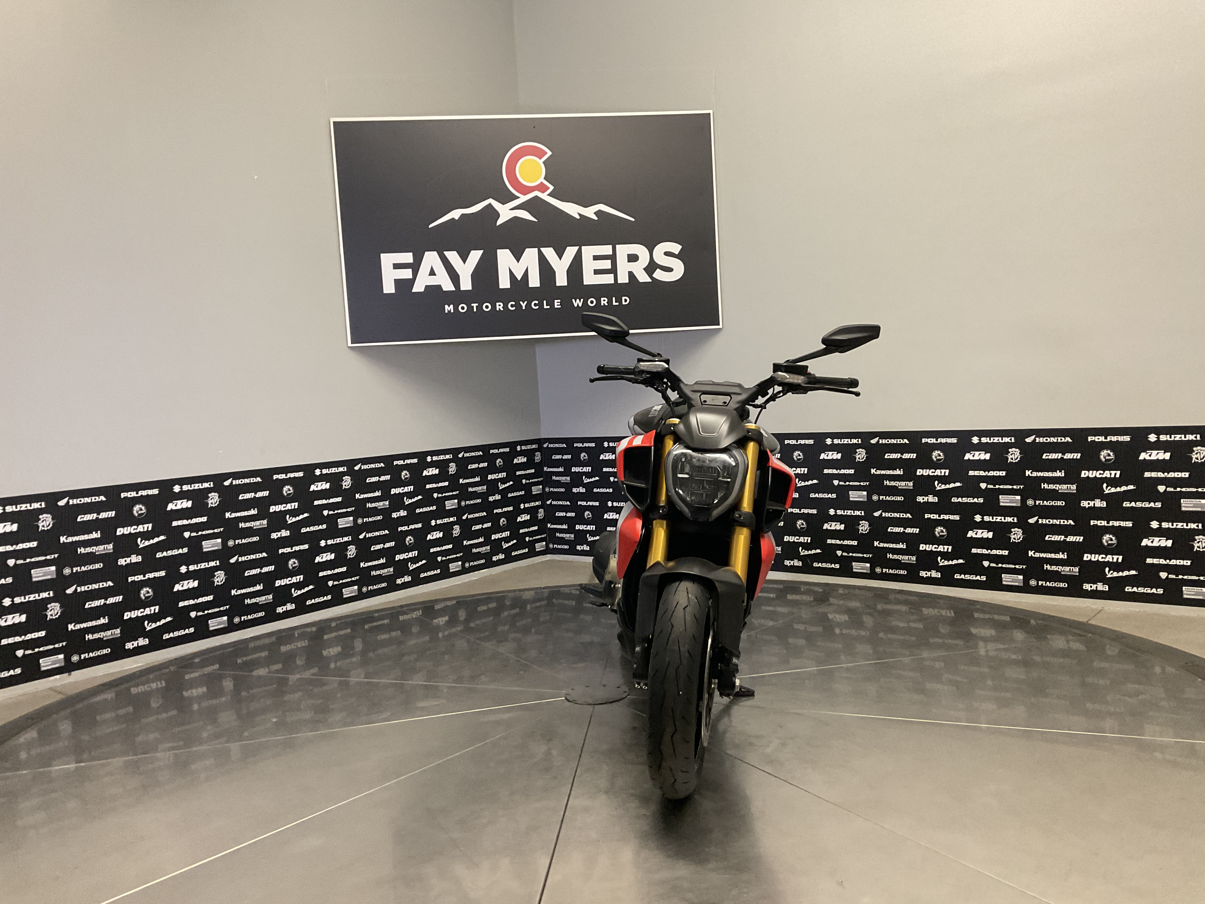 2027 DUCATI DIAVEL V4 RS New Units - Ducati Motorcycle