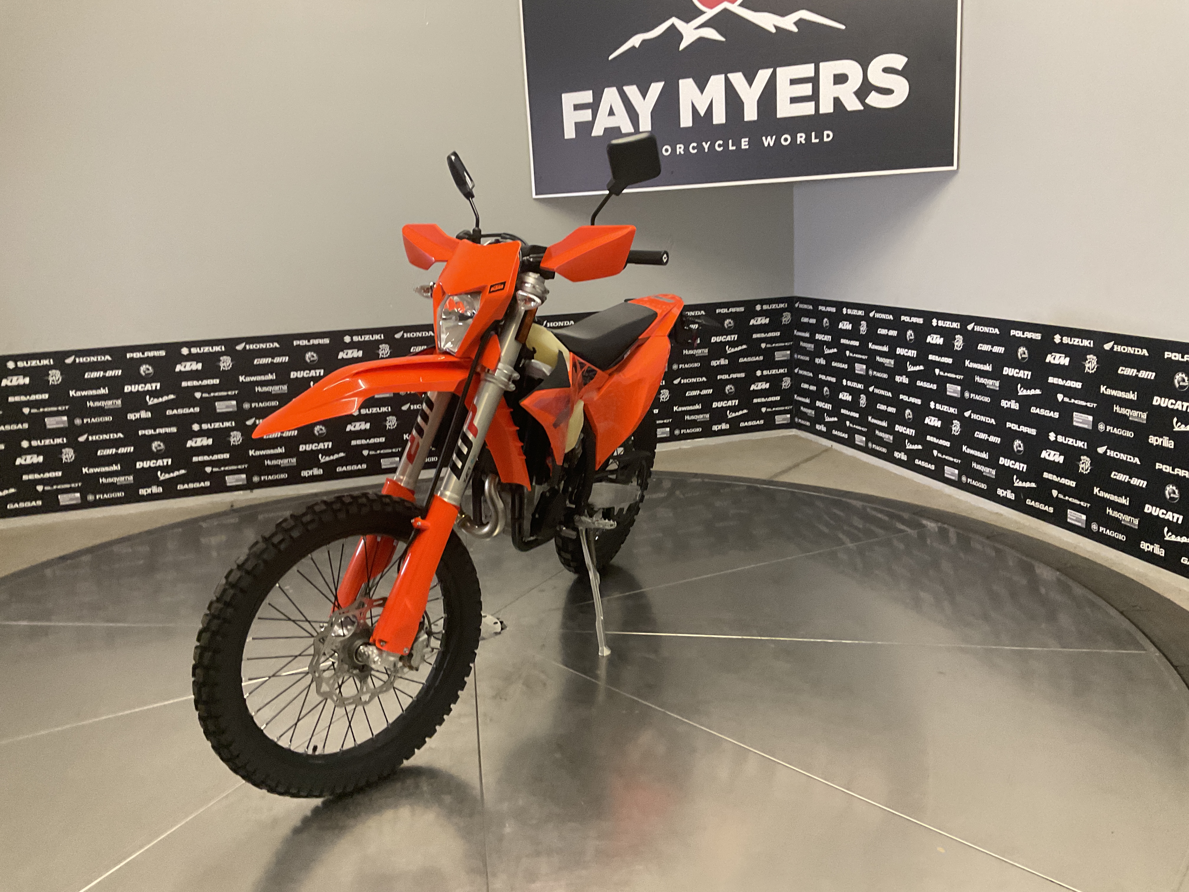 2027 KTM 500 EXC F New Units - KTM Dirt Bike
