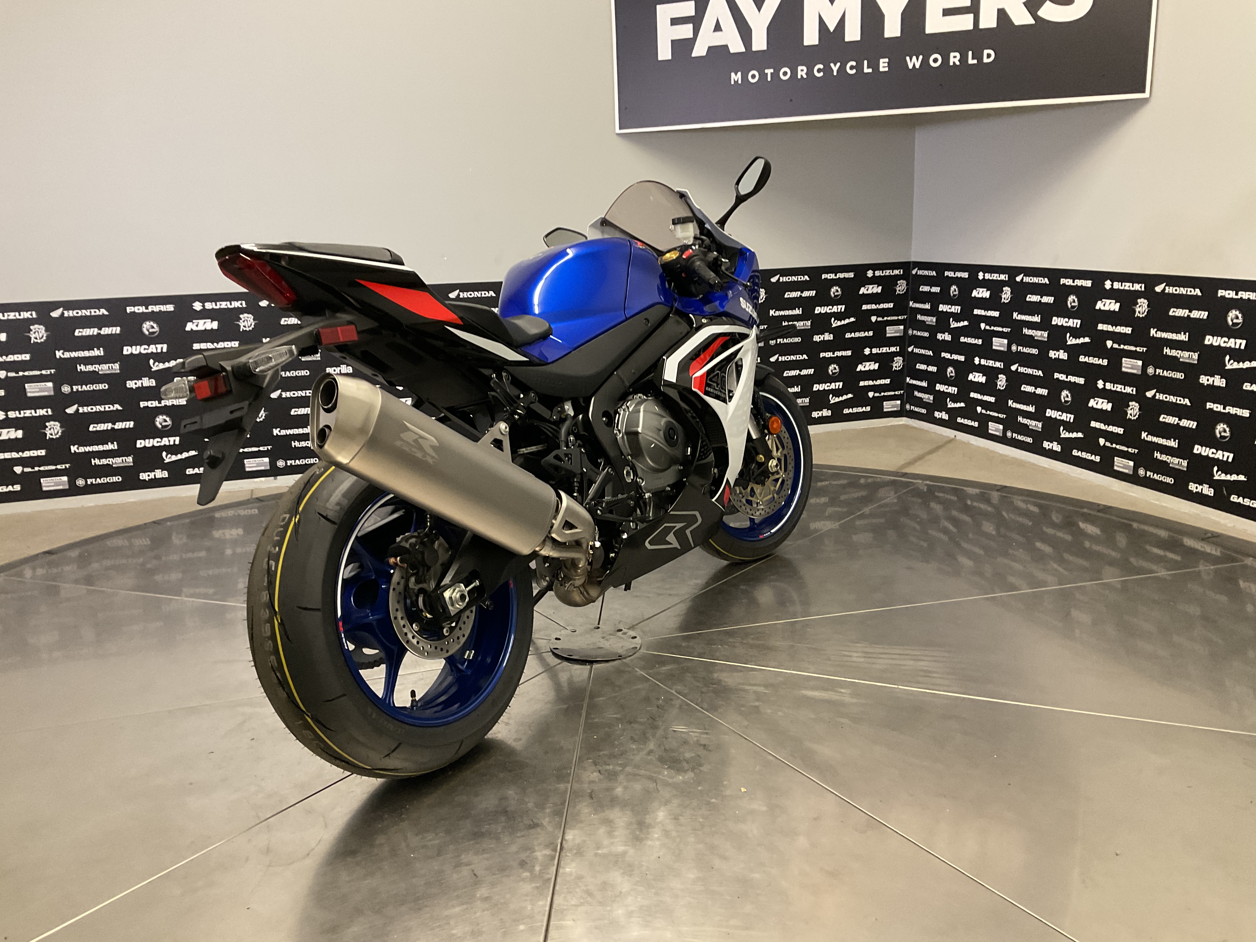 2027 SUZUKI GSX-R1000 40TH ANNIVERSARY EDITION New Units - Suzuki Motorcycle