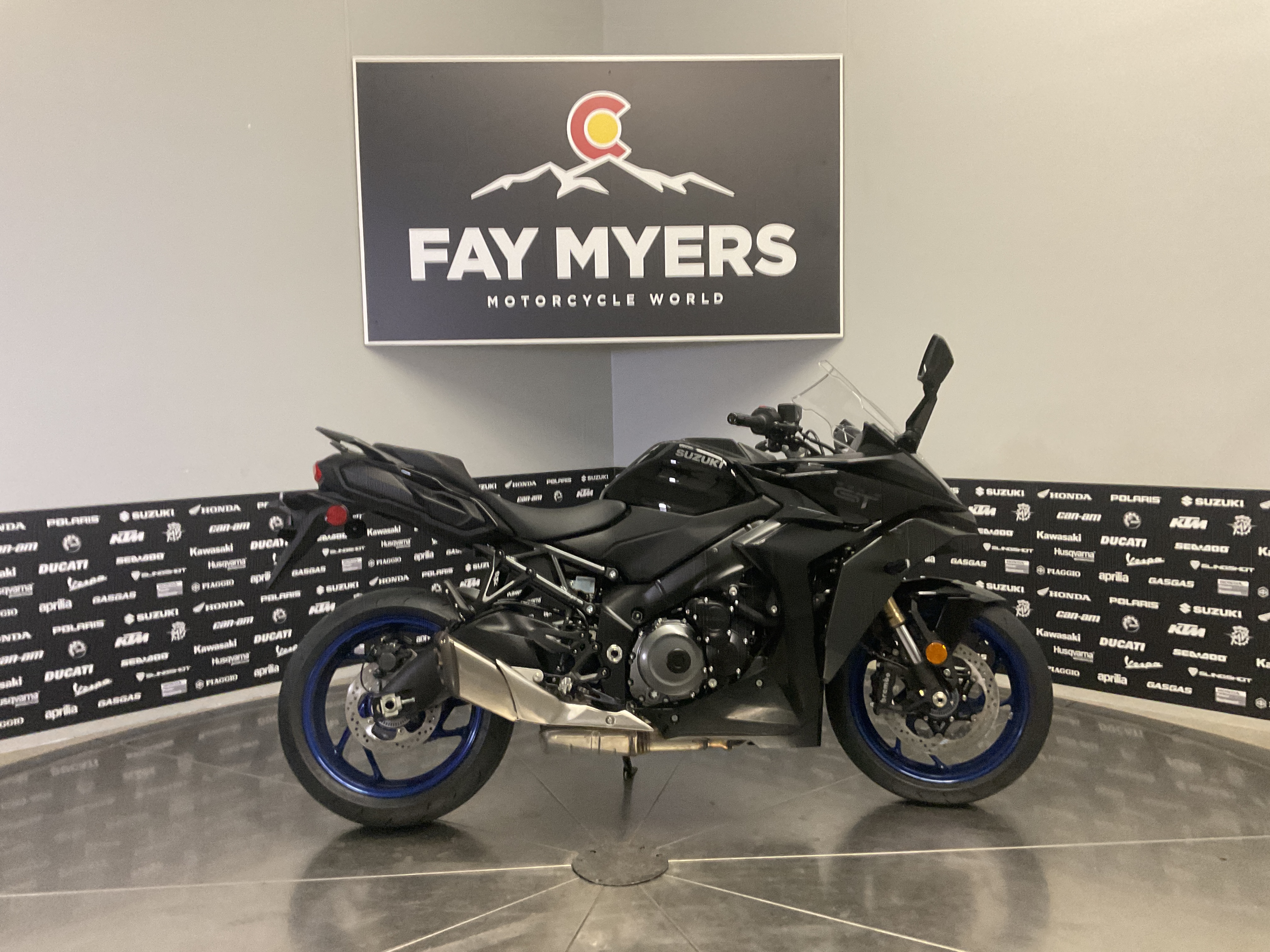 2027 SUZUKI GSX-S1000GT+ New Units - Suzuki Motorcycle
