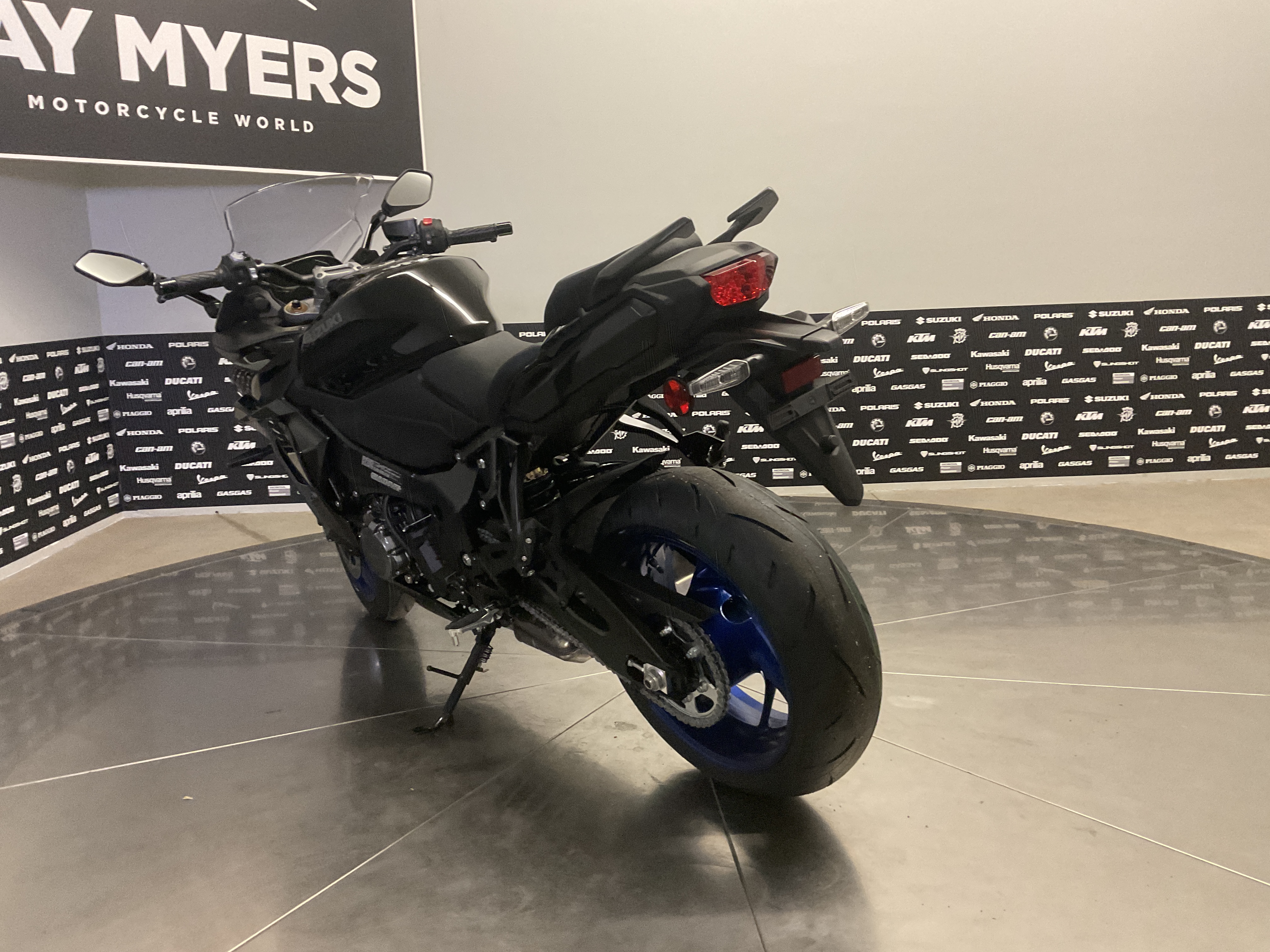 2027 SUZUKI GSX-S1000GT+ New Units - Suzuki Motorcycle