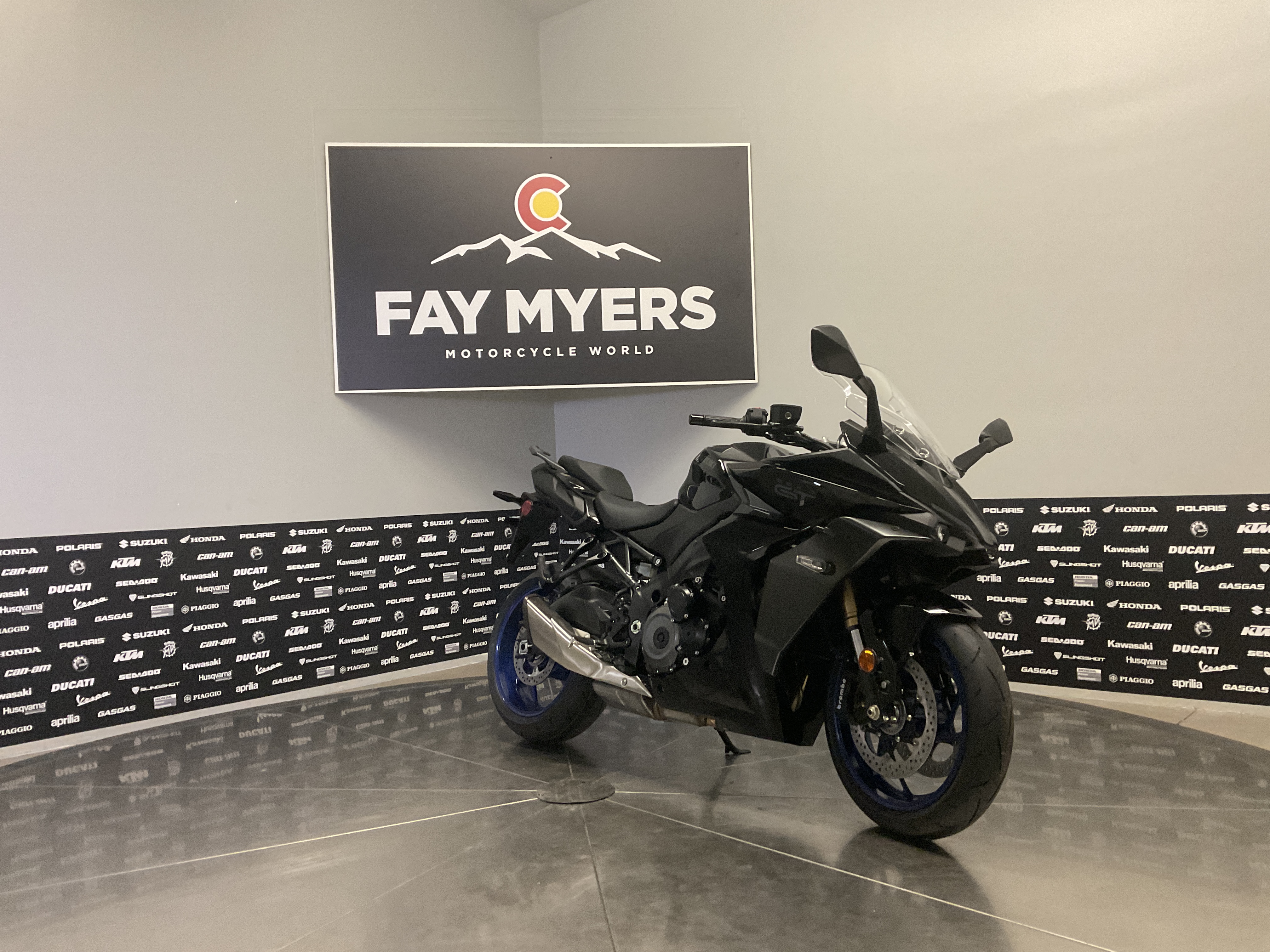 2027 SUZUKI GSX-S1000GT+ New Units - Suzuki Motorcycle