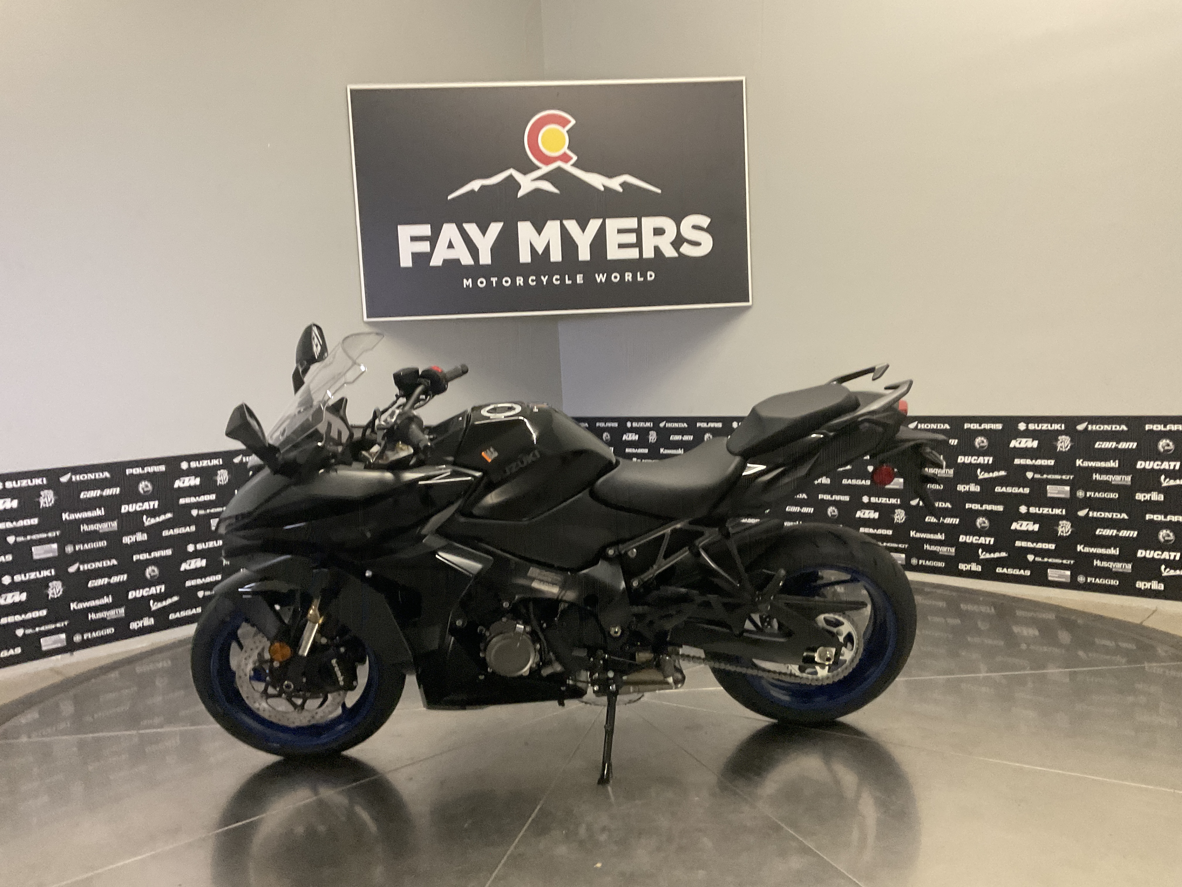 2027 SUZUKI GSX-S1000GT+ New Units - Suzuki Motorcycle
