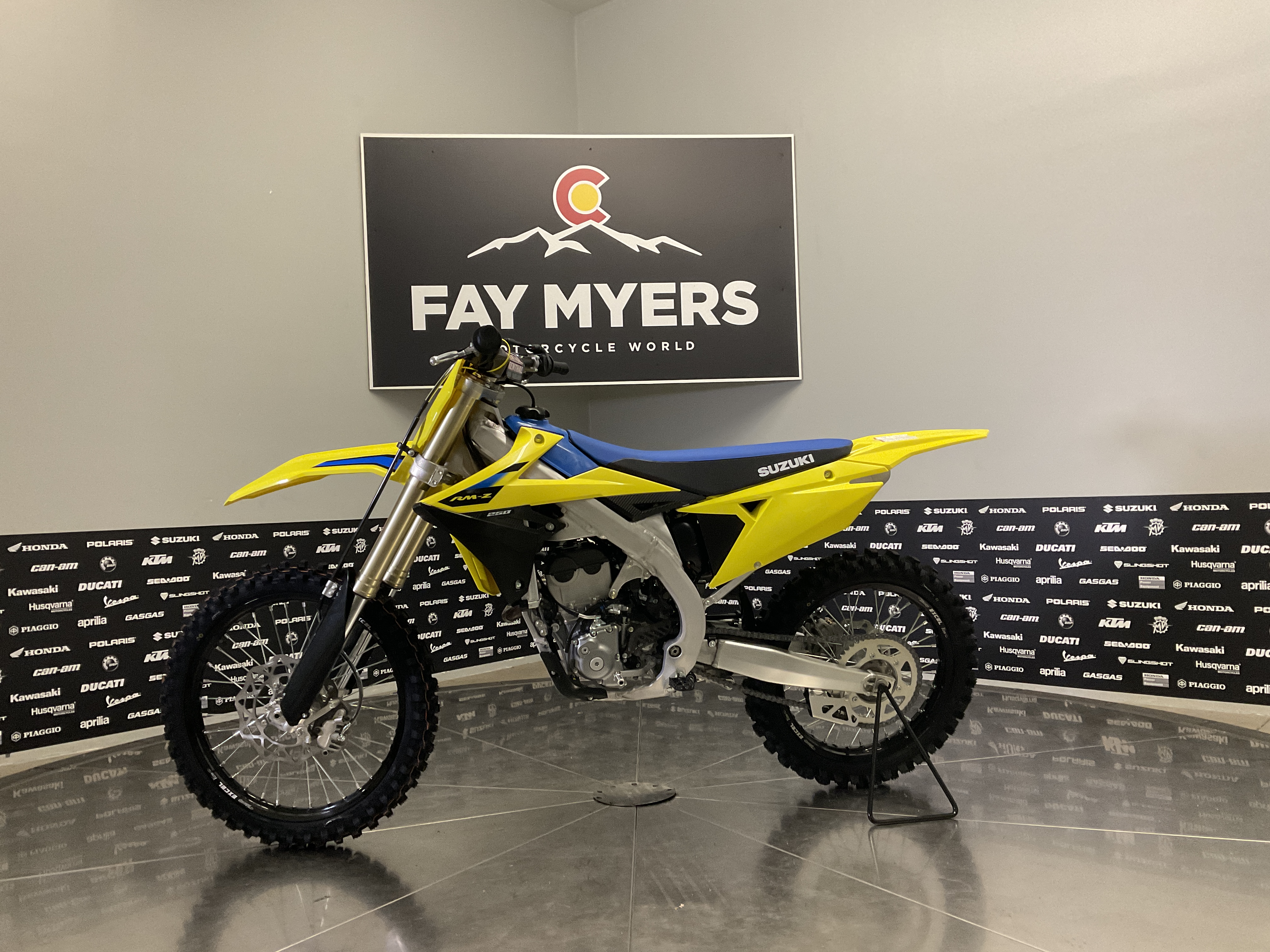 2027 SUZUKI RM-Z250 New Units - Suzuki Dirt Bike